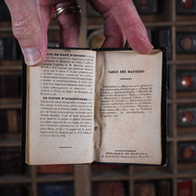 Load image into Gallery viewer, Etrennes Interessantes des Quatre Parties du Monde Contenant le Calendrier, les Naissances de la famille royale et des souverains de l'Europe pour l'Annee 1844. Janet, P.C.L. Publication Date: 1843 CONDITION: VERY GOOD