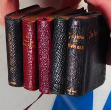 Load image into Gallery viewer, Goldsmith, Oliver. Vicar of Wakefield >>MINIATURE BOOK<< Publication Date: 1900 Condition: Very Good. Binding Variant A. >>MINIATURE BOOK<<