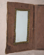 Load image into Gallery viewer, Petit Théâtre de L'Univers, Le. étrennes naturelles, précieuses instructives et amusantes pour l'Année 1782. Langlois. Rue du Petit- Pont, près la rue S. Severin. Paris. [1781].
