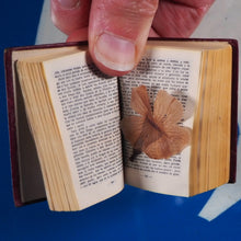 Load image into Gallery viewer, El Ingenioso Hidalgo Don Quijote de la Mancha >>MINIATURE BOOKS IN SLIPCASE<< Cervantes Saavedra, Miguel de [1547-1616]. Publication Date: 1952 Condition: Very Good
